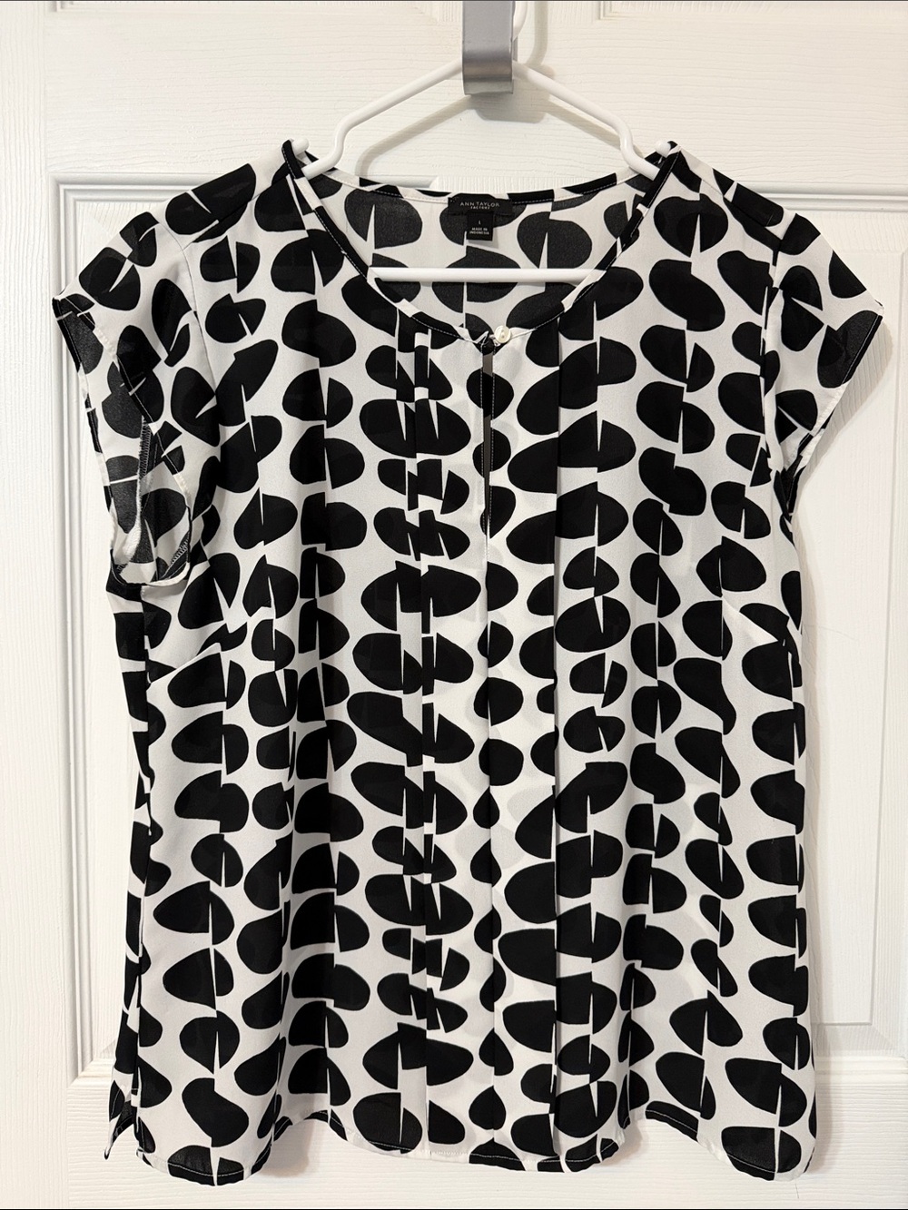 Ann Taylor Black and White Abstract Dot Cap-Sleeve Blouse